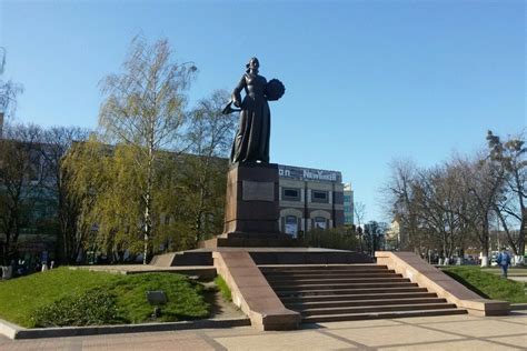 Памятник родина мать – Аудиогид от колледж | tmatic.travel
