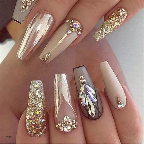 6 Things to Know Before Getting Acrylic Nails for the First Time