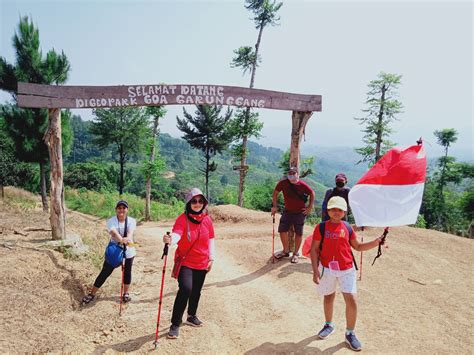 Paket Trekking Sentul Harga Dan Fasilitas Trek Middle A