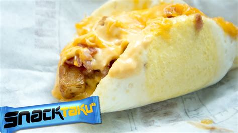 Snacktaku Tries The Taco Bell Naked Egg Taco YouTube
