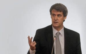 Tras La Renuncia De Prat Gay Lo Reemplazan Dos Ministros