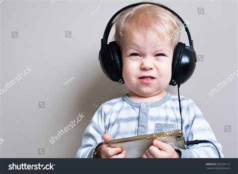 1266 Imagens De Music Critic Imagens Fotos Stock E Vetores Shutterstock