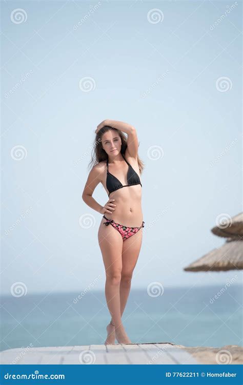 Bikini Heel Stretch In
