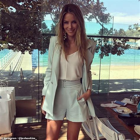 Jennifer Hawkins And Husband Jake Wall Look Loved Up As They Enjoy A Refreshing Dip Daily Mail