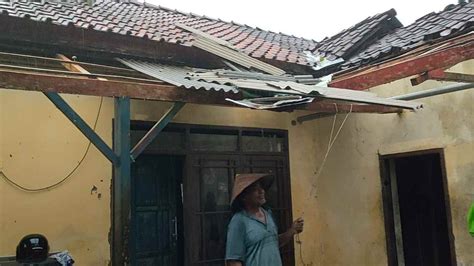 Puluhan Rumah Rusak Disapu Angin Kencang Di Ciamis