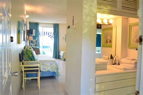 Rooms On the Hip Strip - Montego Bay, Montego Bay: Room Prices ...