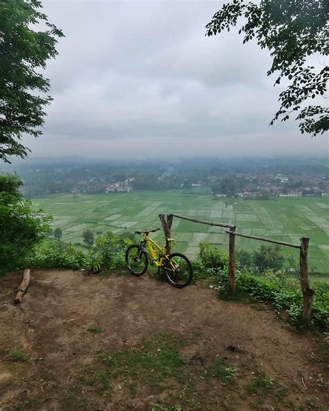 Gowes ke Puncak Gebang, Suguhkan Hamparan Sawah dan Perbukitan - Where ...