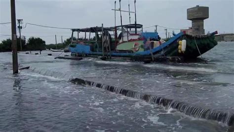 馬路變水路！口湖魚塭掏空、鹿港9公頃農田泡海 20年最嚴重海水倒灌