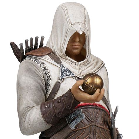 Assassin S Creed Apple Of Eden Keeper Altair Pvc Statue Cm