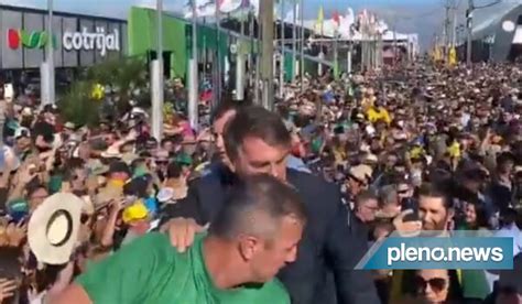 Em evento do agro Bolsonaro é ovacionado por multidão Brasil Pleno