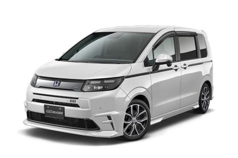 Modifikasi Honda Freed Lebih Sporty Pakai Body Kit Mugen