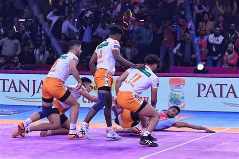 Pro Kabaddi 2024 Puneri Paltan Vs Up Yoddhas 3 Player Battles To