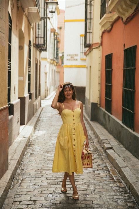 Walking In Seville The Londoner Outfits For Spain Spain Fashion