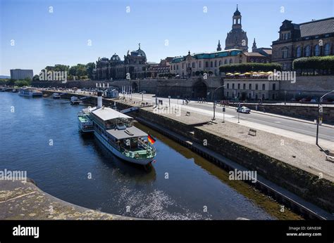 Historischer Raddampfer Elbe Fotos Und Bildmaterial In Hoher