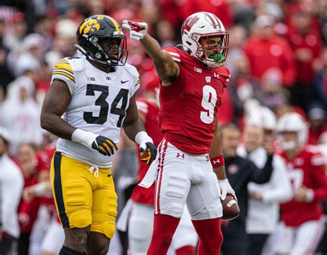 Wisconsin Football Pro Football Focus Provides Offensive Snap Counts For Badgers