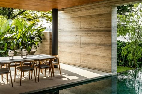 Brewin Design Office Reinvigorates A Classic Tropical House