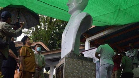 Monumen Dokter Gyula Cseszko Diresmikan Di RSD Liun Kendage Tahuna