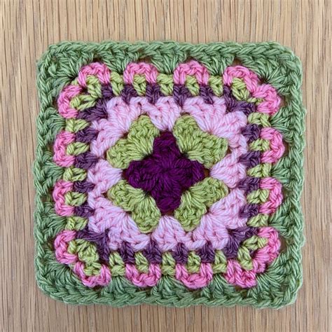 Primrose Granny Square The Crochet Swirl