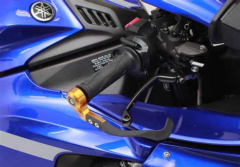 アクティブの「ブレーキレバーガード」に M6サイズ用が追加！ Yzf R1や Yzf R7などに適合 バイクブロス・マガジンズ