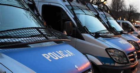 Wypadek Radiowozu Z Nastolatkami W Rodku By Y Policjant Stanie Przed