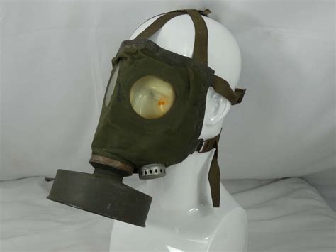 German Ww2 Civil Defence Gas Mask