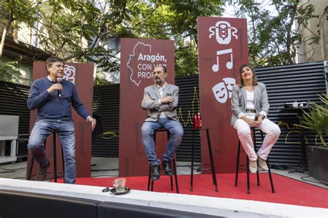 Acto Del Psoe En Zaragoza Javier Lamb N Y Lola Ranera Hablan Sobre Las