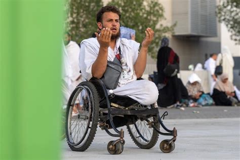 Hajj 2023: Heartwarming photos show pilgrims praying on Mount Arafat