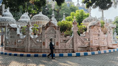 Bangunan Bak Istana Masjid Tiban Turen Wisata Religi Penuh Kisah Mistis