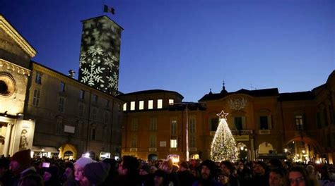 Reggio Emilia In Festa Per L Accensione Dell Albero Di Natale Reggiosera