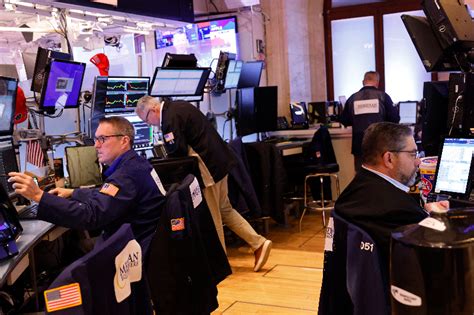 Wall Street cierra mixto con el índice Nasdaq alcanzado un nuevo récord