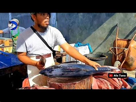 Luar Biasa Abang Fadil Potong Ikan Tuna Segar Dibawah Terik