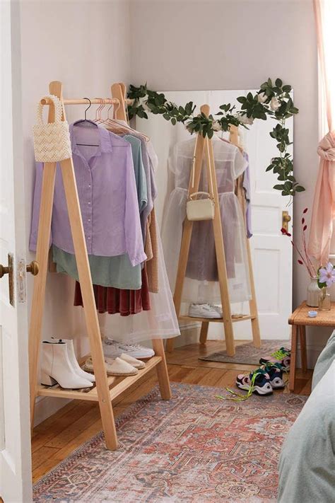 Wooden Clothing Rack Ide Kamar Tidur Ide Dekorasi Kamar Ide