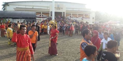 Foto Mengenal Gender Dalam Suku Bugis Di Sulawesi Yang Kerap Alami