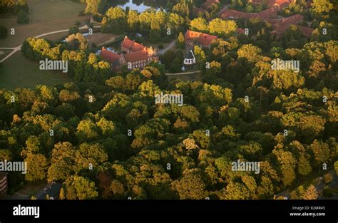 Luftaufnahme Wasserschloss Schloss Schlosspark Herten Herten