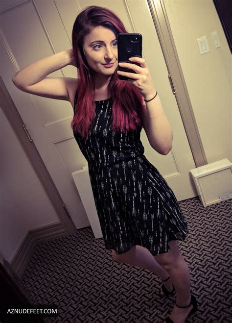 ANNIE FUCHSIA Feet - AZNudeFeet