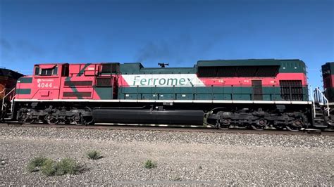 BNSF 5157 Leading X ELPHVR9 03G With Two FXE SD70ACe No DP Units