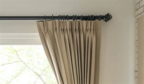 How to Hang Curtains Using Command Hooks | Without Drilling