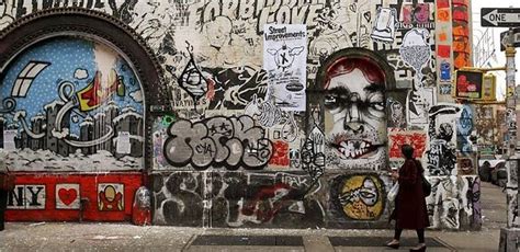 Graffiti on the wall: New York Graffiti Street Art Galleries