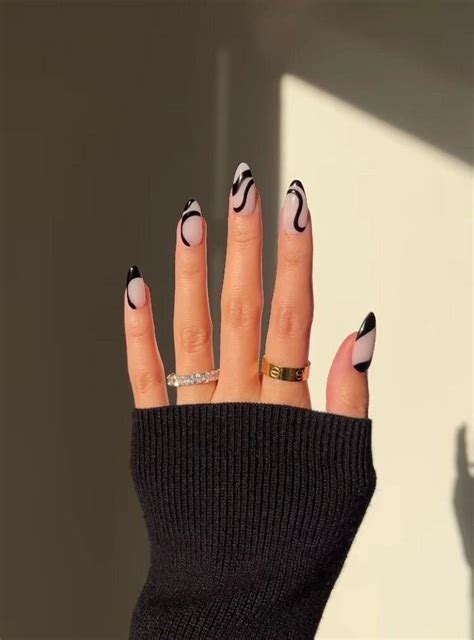 15 Diseños De Uñas Negras Para Triunfar Cómo No Parecer Emo Y Ganar En