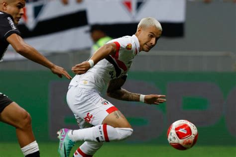 São Paulo redescobre jogadores mas perde Calleri para o clássico Placar