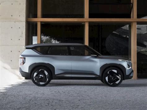 Kia Reveals Pricing And Trim Levels For Ev5 Mid Size Electric Suv Evmagz