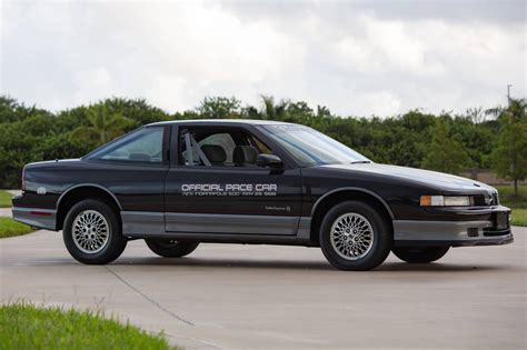 1988 Oldsmobile Cutlass Supreme Pace Car