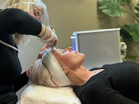 Ultimate Facial Diamondglow Facials Oconomowoc Wi