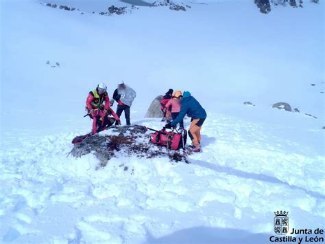 Evacuado al hospital un montañero herido en el Pozo de las Lomas de la