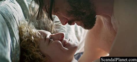 Julia Garner Nude Pics Scenes And Porn Scandal Planet