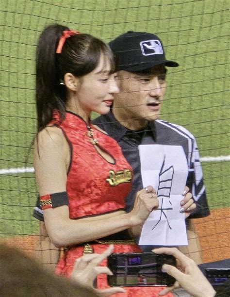 [討論] 明星賽後帥到開簽名會的裁判 看板 Baseball Mo Ptt 鄉公所