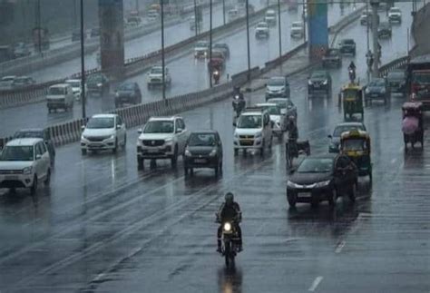 Delhi Ncr Rain दिवाली से पहले दिल्ली के कई इलाकों में झमाझम बारिश प्रदूषण से राहत मिलने के