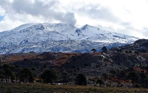 Sernageomin aumenta a amarilla la alerta del volcán Copahue Red