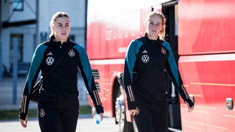 Dfb Star Laura Freigang Entlarvt L Ge Von Team Kollegin Sydney Lohmann