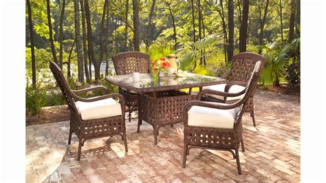 Wicker Patio Furniture Sets | Furnishing Your Patio